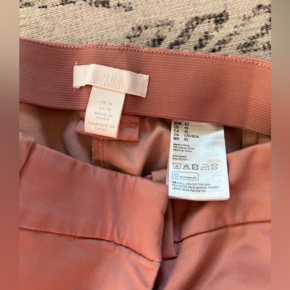 Like NEW! H&M Ankle-length Slacks - Picture 2 of 2